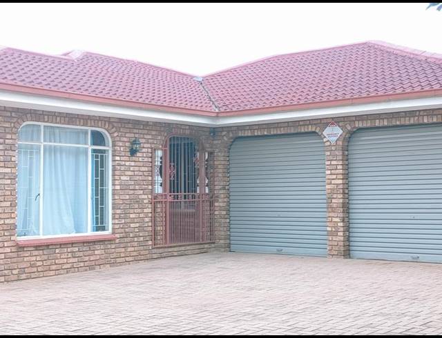 6 BEDROOM HOUSE FOR SALE IN HELIKON PARK